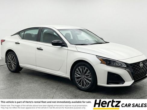 Used 2025 Nissan Altima 2.5 SV image 1