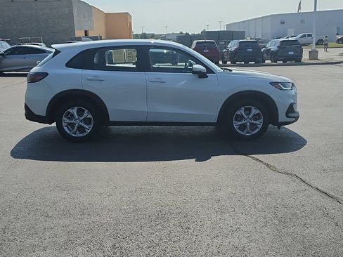 Used 2025 Honda HR-V LX image 10