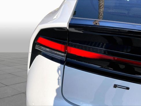 Certified 2026 Toyota Prius XLE FWD image 28
