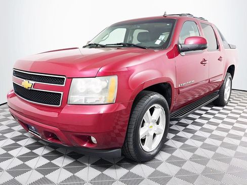 Used 2007 Chevrolet Avalanche LT w/ LT Preferred Equipment Group RWD image 2