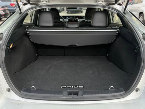 Used 2020 Toyota Prius XLE w/ Preferred Accessory Package image 38