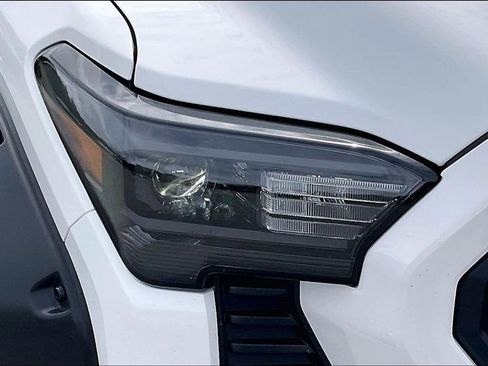 Used 2024 Toyota Tacoma SR5 AWD/4WD image 29