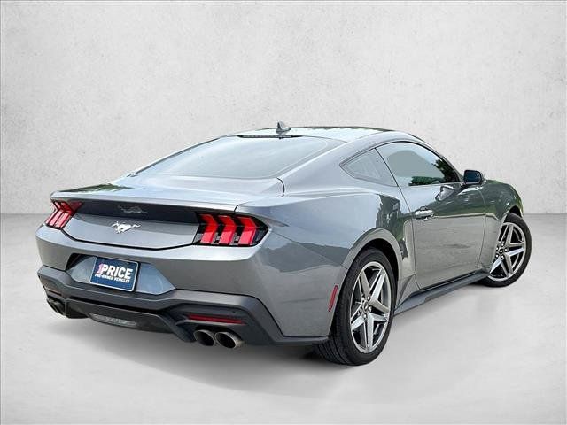 Used 2025 Ford Mustang Coupe RWD image 2