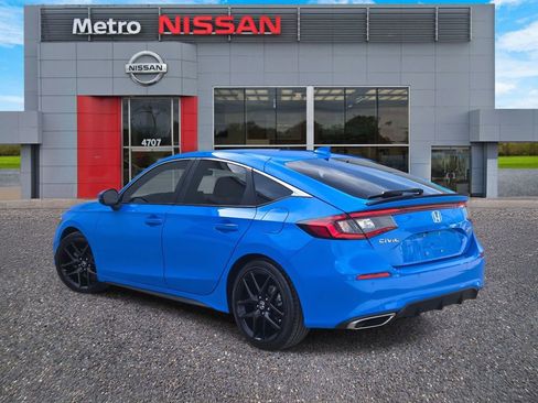 Used 2024 Honda Civic Sport Touring image 4