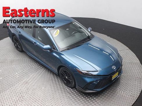 Used 2025 Toyota Camry Hybrid FWD image 3