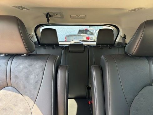 Used 2021 Toyota Highlander Platinum AWD/4WD image 29