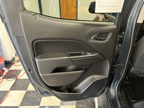 Used 2020 Chevrolet Colorado LT w/ LT Convenience Package AWD/4WD image 37