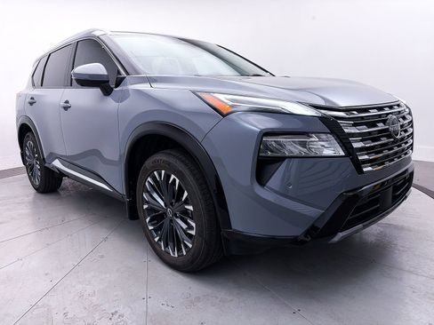 Used 2024 Nissan Rogue Platinum w/ Platinum Premium Package image 11