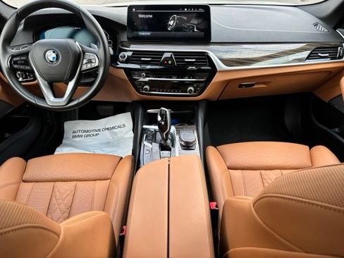Used 2023 BMW 530e w/ Premium Package RWD image 18