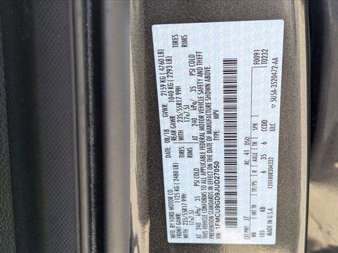 Used 2018 Ford Escape SE w/ Ford Safe & Smart Package image 27