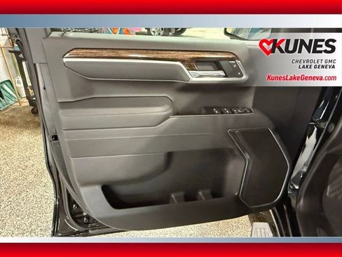 New 2026 GMC Sierra 1500 SLE w/ Preferred Package AWD/4WD image 15