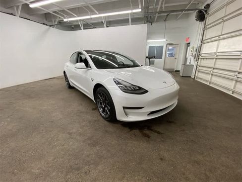 Used 2018 Tesla Model 3 Long Range image 8