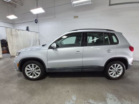 Used 2017 Volkswagen Tiguan Limited w/ Premium Package AWD/4WD image 10