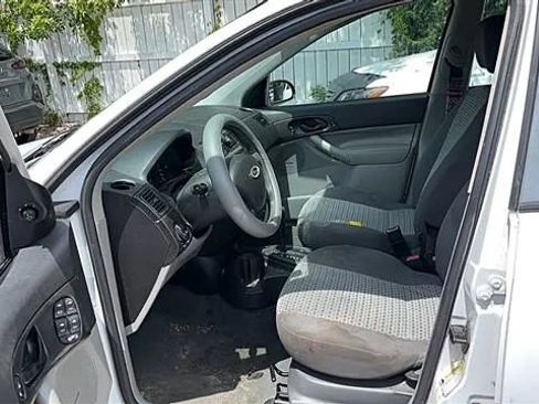 Used 2007 Ford Focus SES FWD image 3
