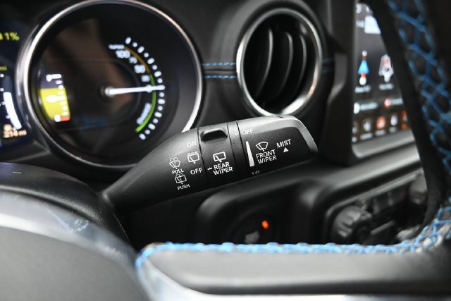 Used 2022 Jeep Wrangler Unlimited Rubicon 4xe w/ Cold Weather Group AWD/4WD image 20