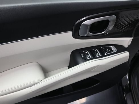 Certified 2025 Kia Sorento S AWD/4WD image 10