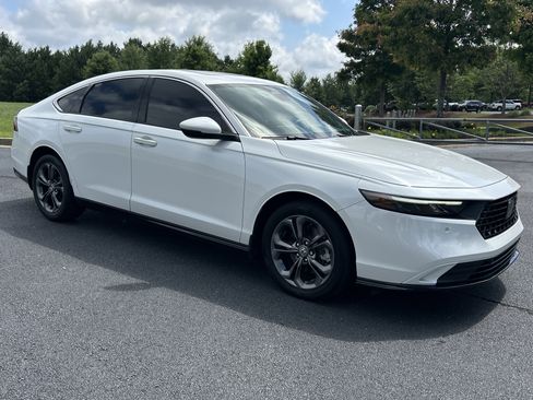 Certified 2025 Honda Accord EX-L image 2
