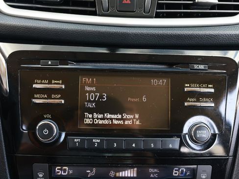 Used 2014 Nissan Rogue SV image 31