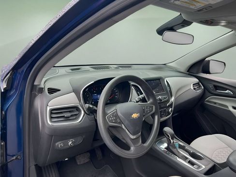 Used 2023 Chevrolet Equinox LS w/ LS Convenience Package FWD image 19