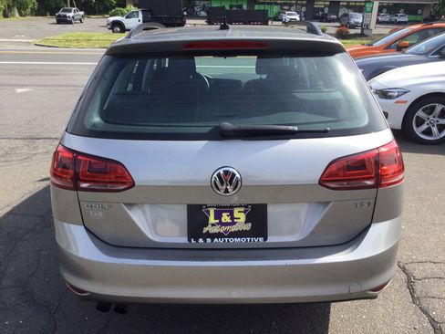 Used 2016 Volkswagen Golf S FWD image 9
