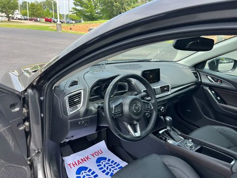 Used 2018 MAZDA MAZDA3 Grand Touring w/ Premium Equipment Package image 27