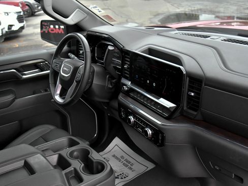 Used 2024 GMC Sierra 1500 SLT image 49