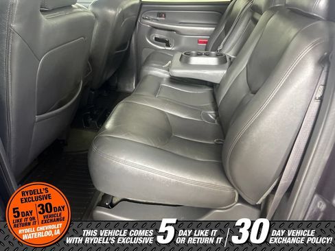 Used 2004 Chevrolet Silverado 2500 LT AWD/4WD image 24