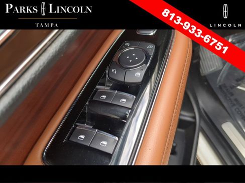 Used 2021 Lincoln Navigator Reserve w/ Luxury Package AWD/4WD image 17