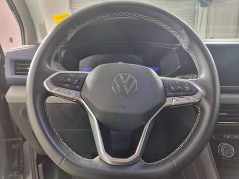 Used 2023 Volkswagen Taos SE w/ Panoramic Sunroof Package FWD image 13