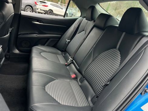 Used 2018 Toyota Camry L image 18