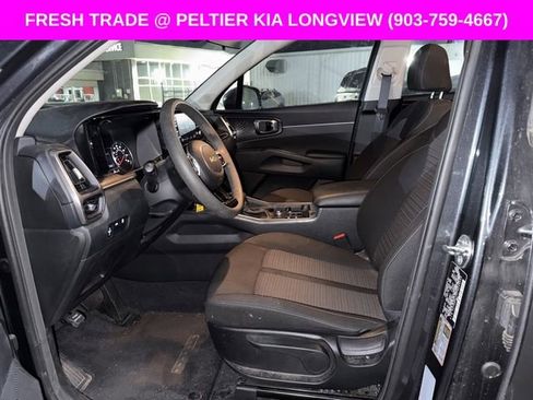 Used 2023 Kia Sorento LX image 10