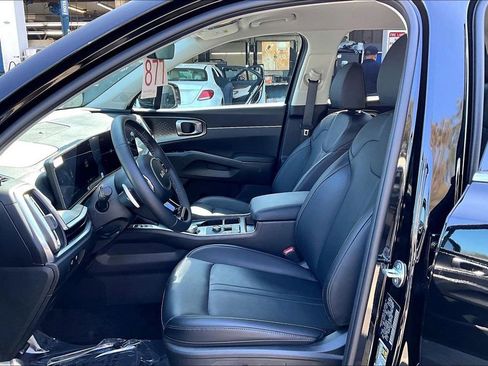 Used 2025 Kia Sorento EX image 16