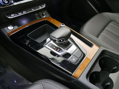 Used 2023 Audi Q5 2.0T Premium w/ Convenience Package AWD/4WD image 19