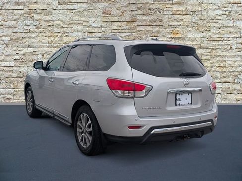 Used 2014 Nissan Pathfinder SL w/ SL Premium Package FWD image 4
