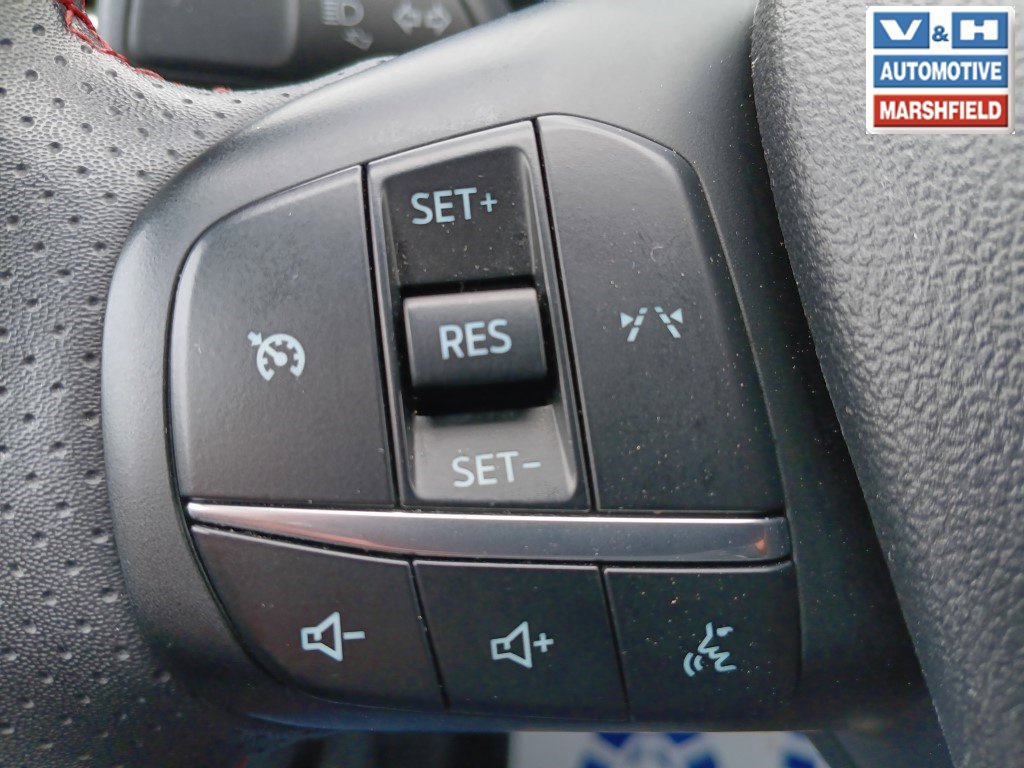 Used 2024 Ford Escape ST-Line AWD/4WD image 5