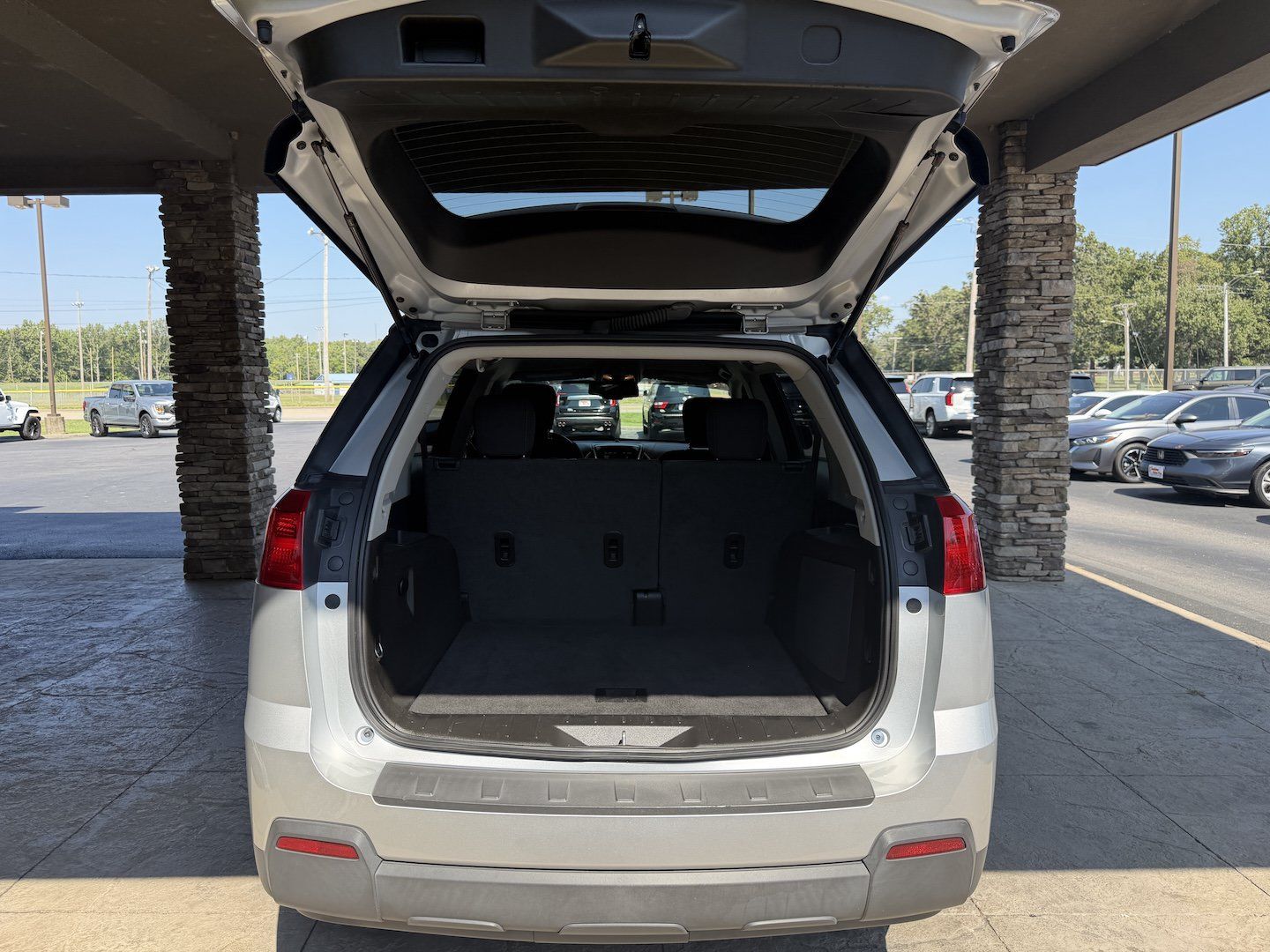 Used 2015 GMC Terrain SLE FWD image 29