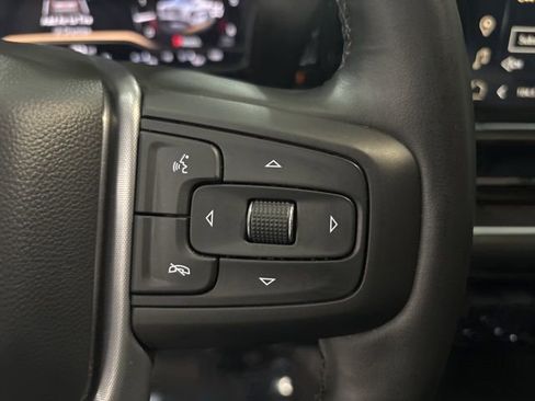 Used 2025 GMC Sierra 1500 SLT image 18