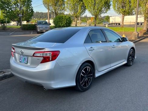 Used 2013 Toyota Camry SE FWD image 7