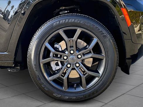 Used 2024 Jeep Grand Cherokee Limited 4xe image 10