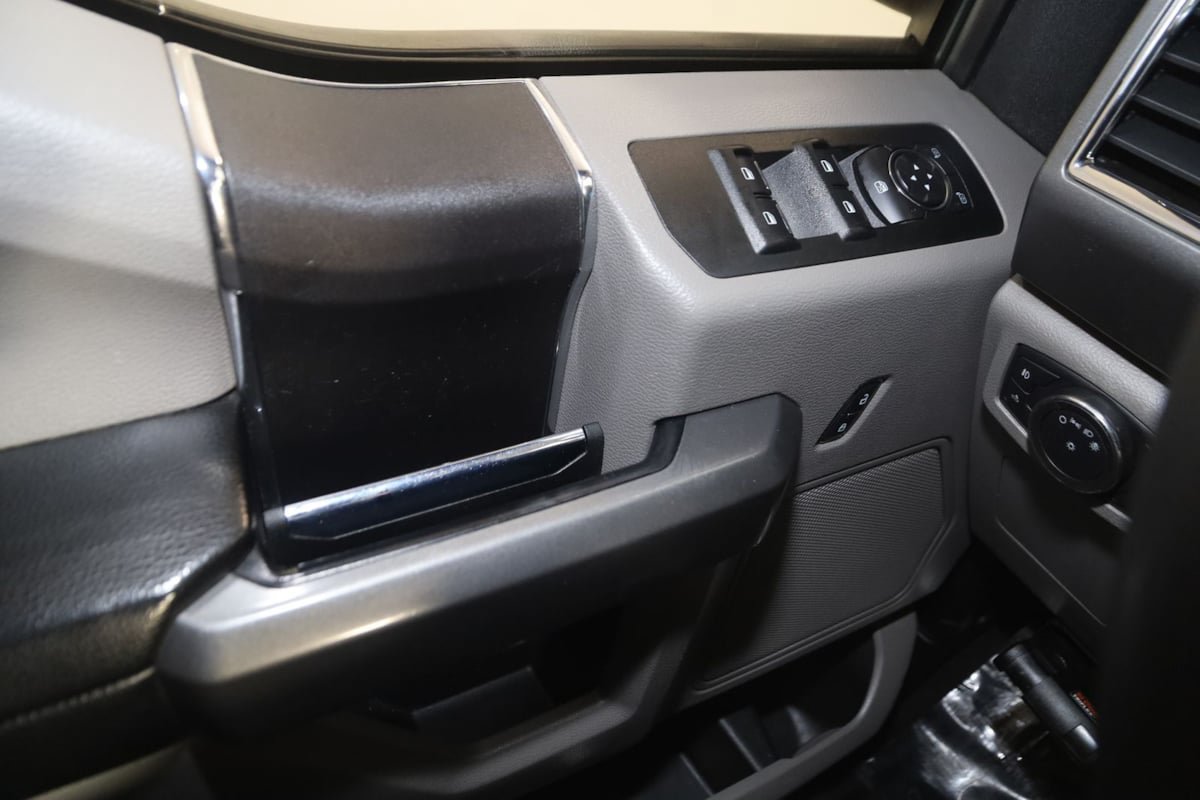 Used 2015 Ford F150 XLT RWD image 24