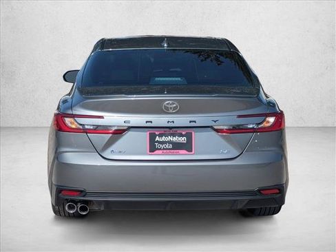 Used 2025 Toyota Camry SE FWD image 7