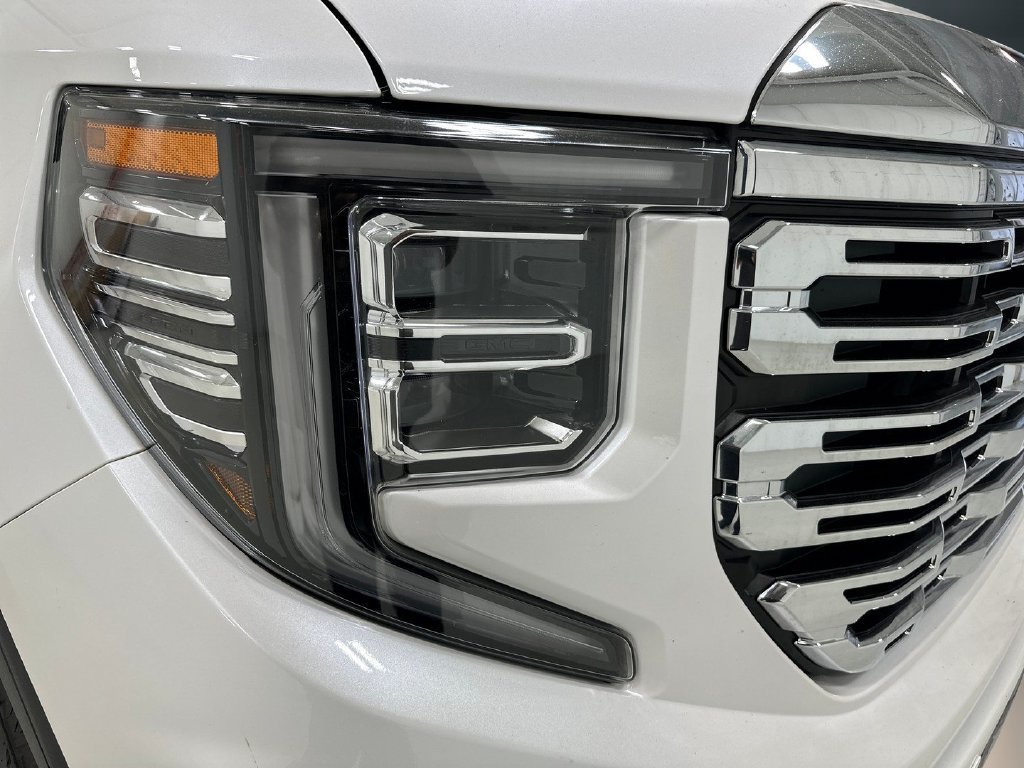 Used 2025 GMC Sierra 1500 Denali w/ Technology Package AWD/4WD image 11