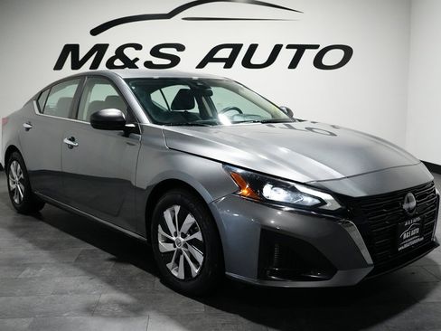 Used 2024 Nissan Altima 2.5 S image 5