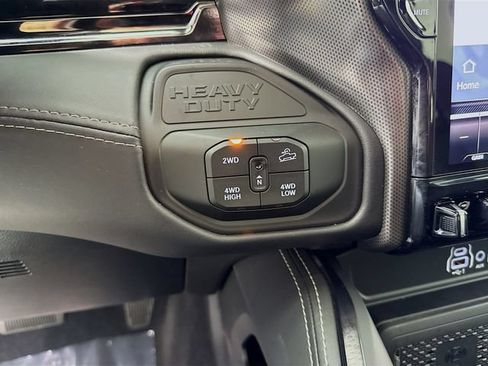 Used 2026 RAM 2500 Limited AWD/4WD image 37