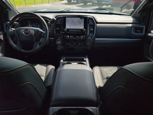 Used 2024 Nissan Titan PRO-4X AWD/4WD image 19
