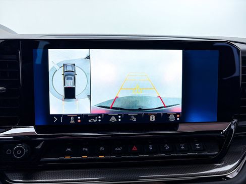 Used 2024 Chevrolet Silverado 1500 ZR2 w/ Technology Package image 12