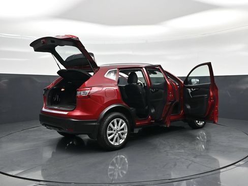 Used 2022 Nissan Rogue Sport SV FWD image 5