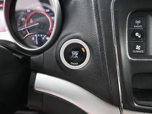 Used 2016 Dodge Journey SE w/ Flexible Seating Group FWD image 24