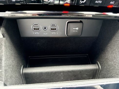 Used 2022 Jeep Grand Cherokee Limited AWD/4WD image 30