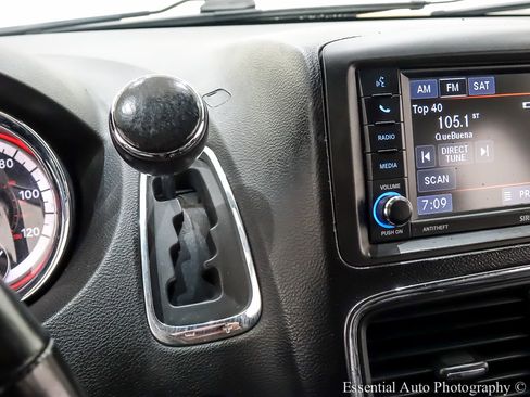 Used 2018 Dodge Grand Caravan GT image 23